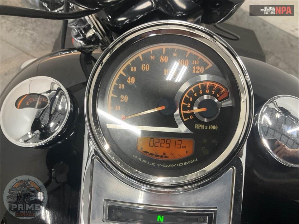 2015 Harley-Davidson FLHP POLICE ROAD KING — фото 5