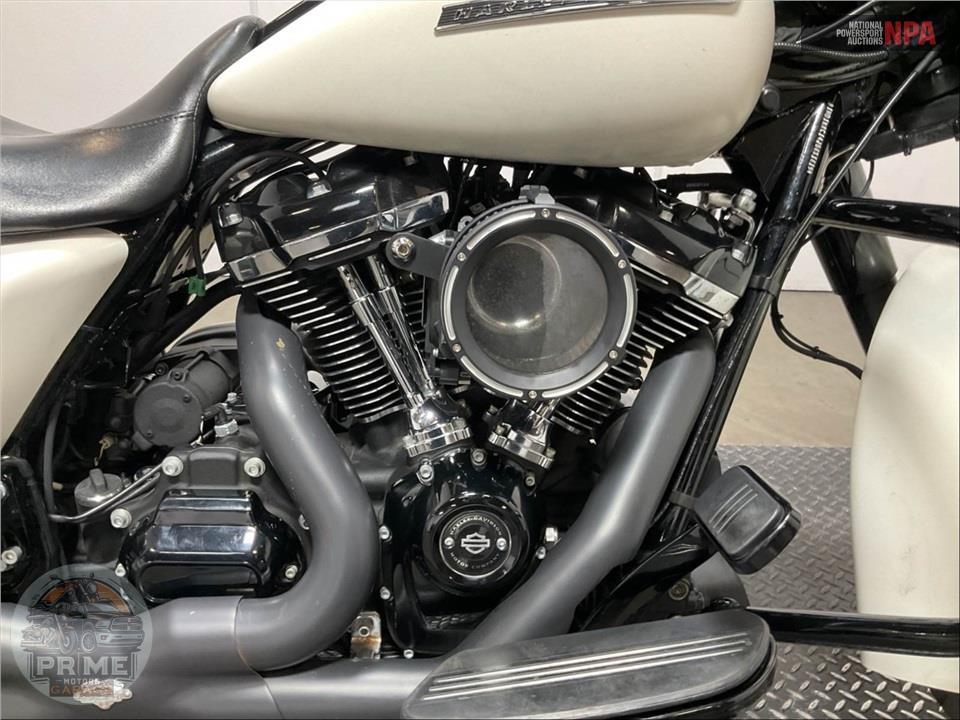 2018 Harley-Davidson FLHXS STREET GLIDE SPECIAL — фото 6