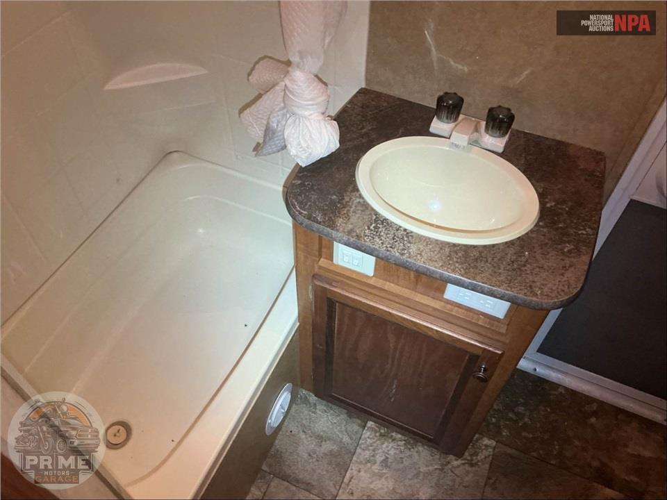 2013 Jayco M-31 DSLB - WHITE HAWK ULTRA LITE SERIES — фото 18