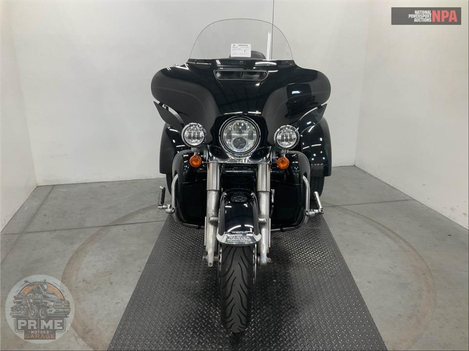 2021 Harley-Davidson FLHTCUTG TRI GLIDE ULTRA CLASSIC — фото 2
