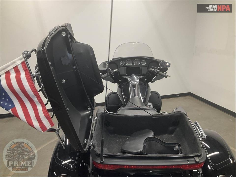 2024 Harley-Davidson FLHTCUTG TRI GLIDE ULTRA CLASSIC — фото 15