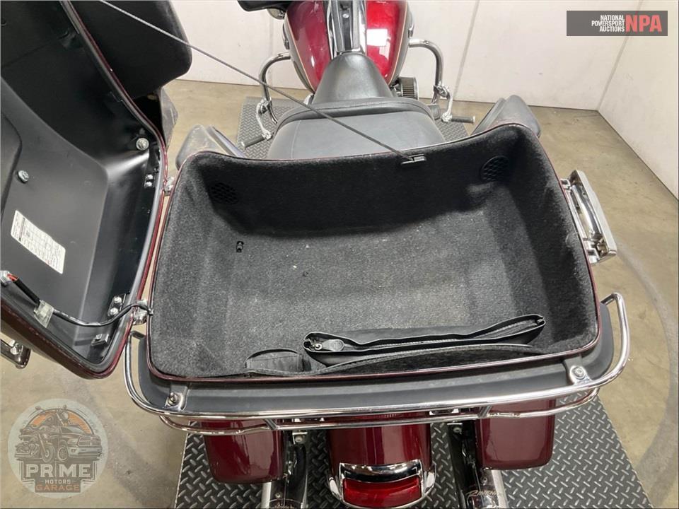2015 Harley-Davidson FLHTCU ULTRA CLASSIC ELECTRA GLIDE — фото 25