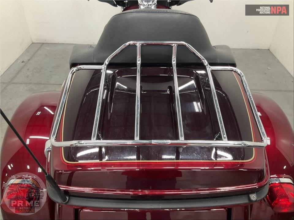 2014 Harley-Davidson FLHTCUTG TRIGLIDE ULTRA CLASSIC — фото 18