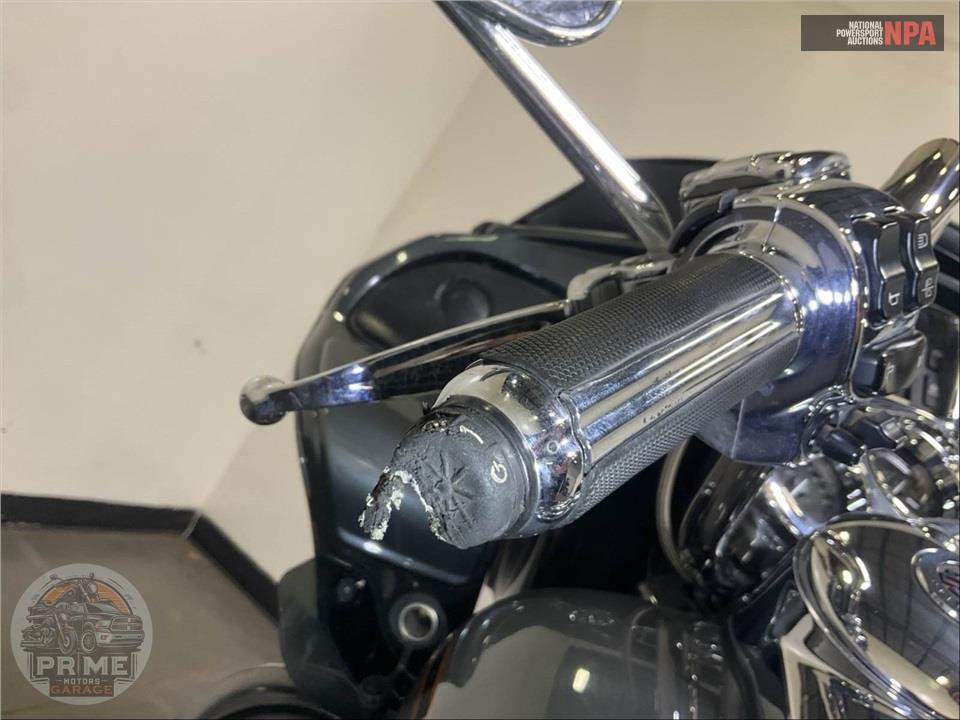 2016 Harley-Davidson FLTRUSE CVO ROAD GLIDE ULTRA — фото 34