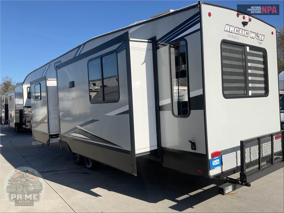 2022 Cherokee By Forest River M-3660SUITE ARCTIC WOLF FIFTH WHEEL SERIES — фото 3