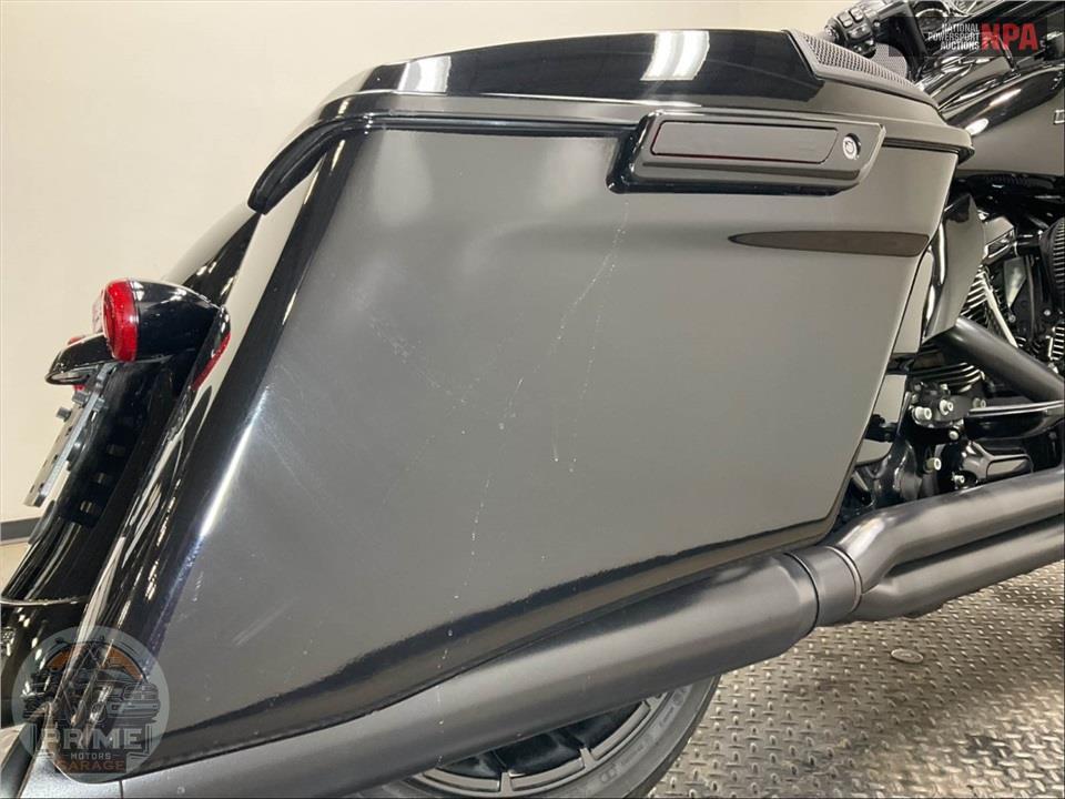 2018 Harley-Davidson FLHXS STREET GLIDE SPECIAL — фото 21