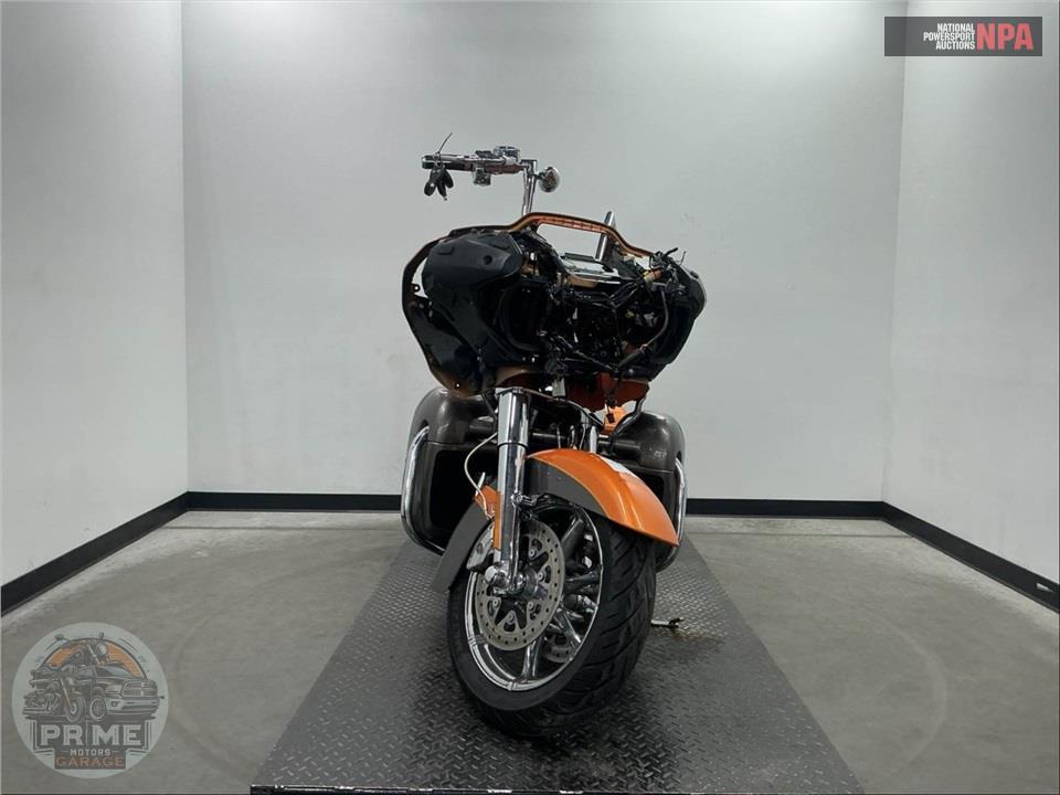 2015 Harley-Davidson FLTRUSE CVO ROAD GLIDE ULTRA — фото 2