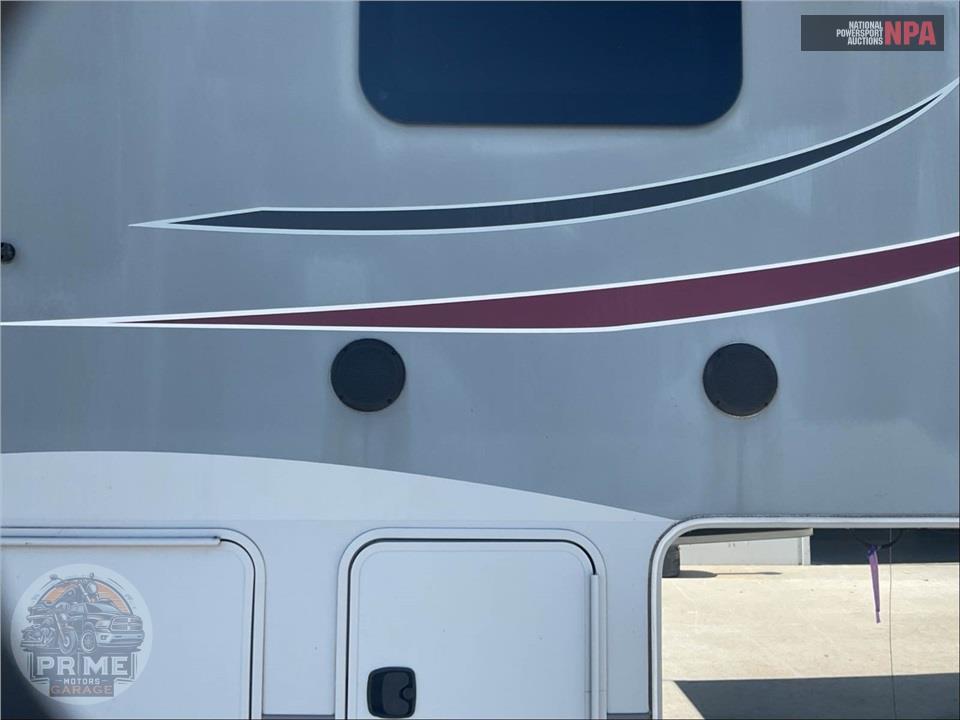 2017 Highland Ridge Rv M-348RLS - ROAMER FIFTH WHEEL SERIES — фото 34