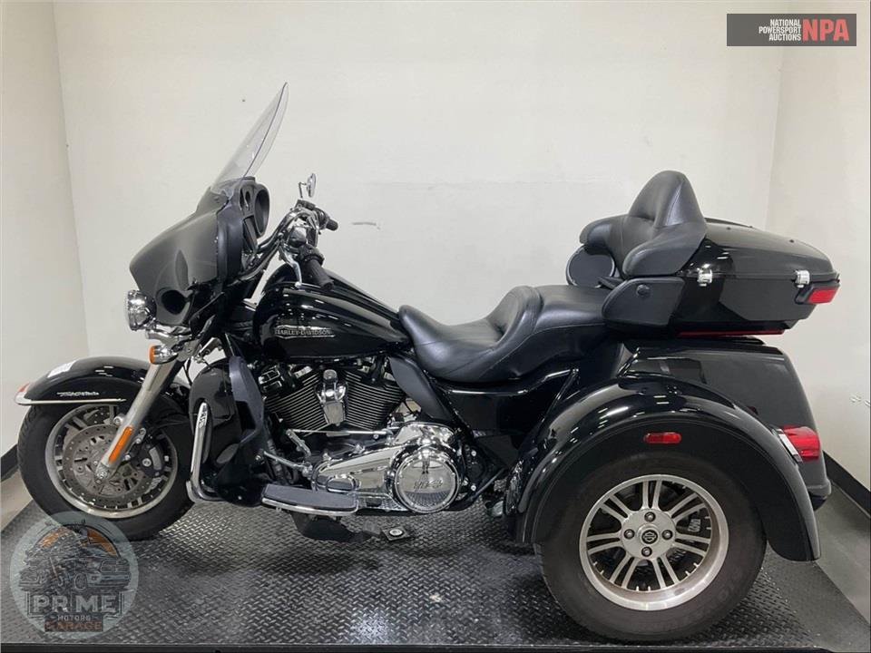 2019 Harley-Davidson FLHTCUTG TRI GLIDE ULTRA — фото 3
