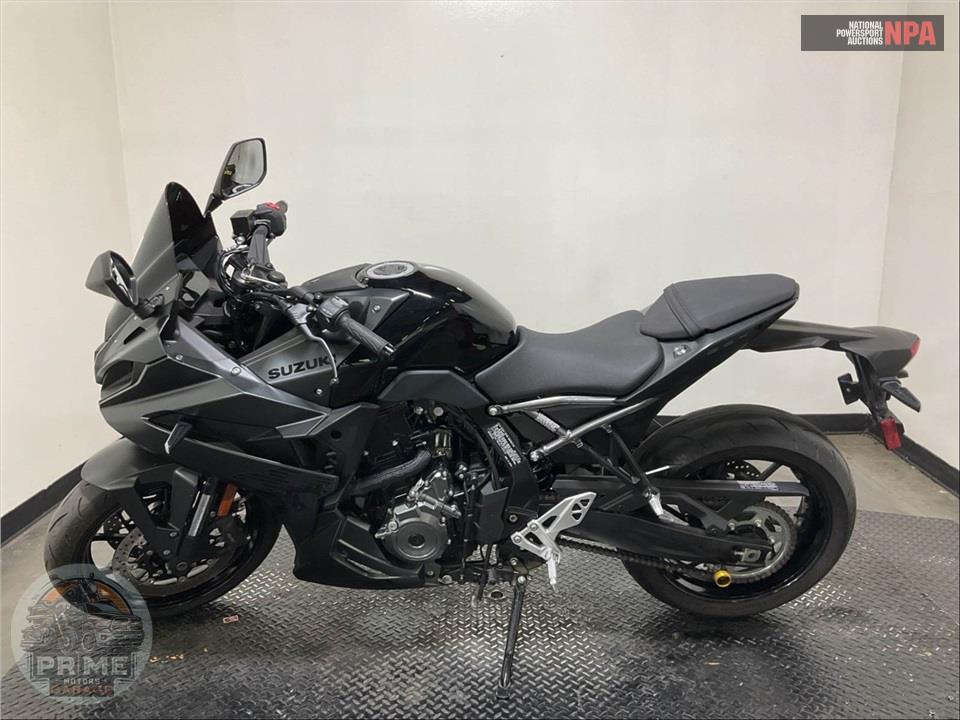 2025 Suzuki GSX800FRQM5 GSX-8R — фото 2