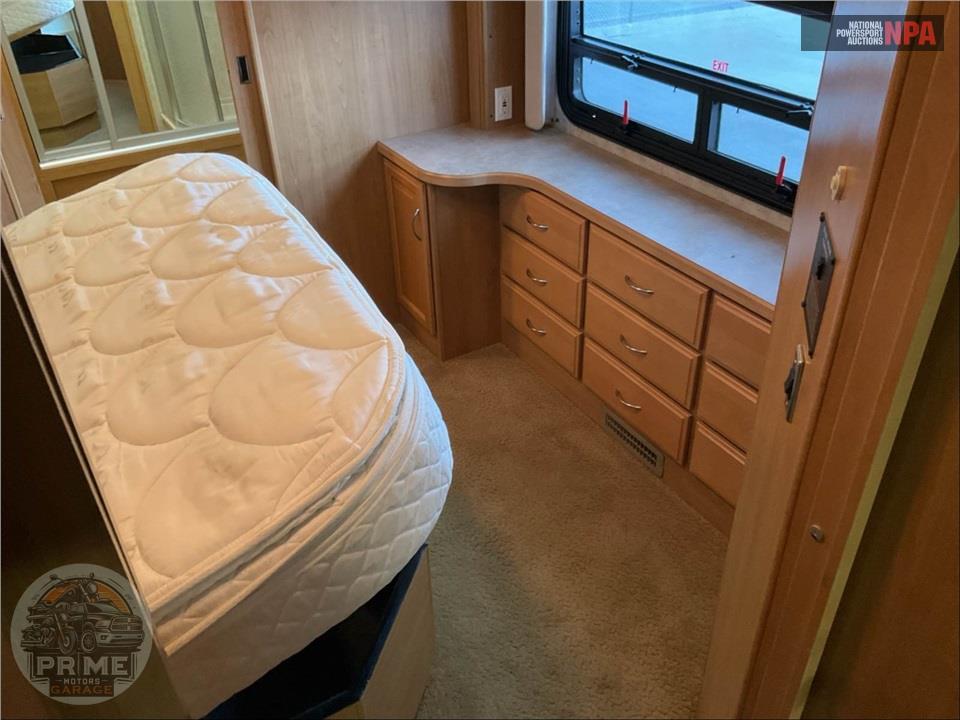 2008 Bounder M-38F FREIGHTLINER 325HP — фото 21