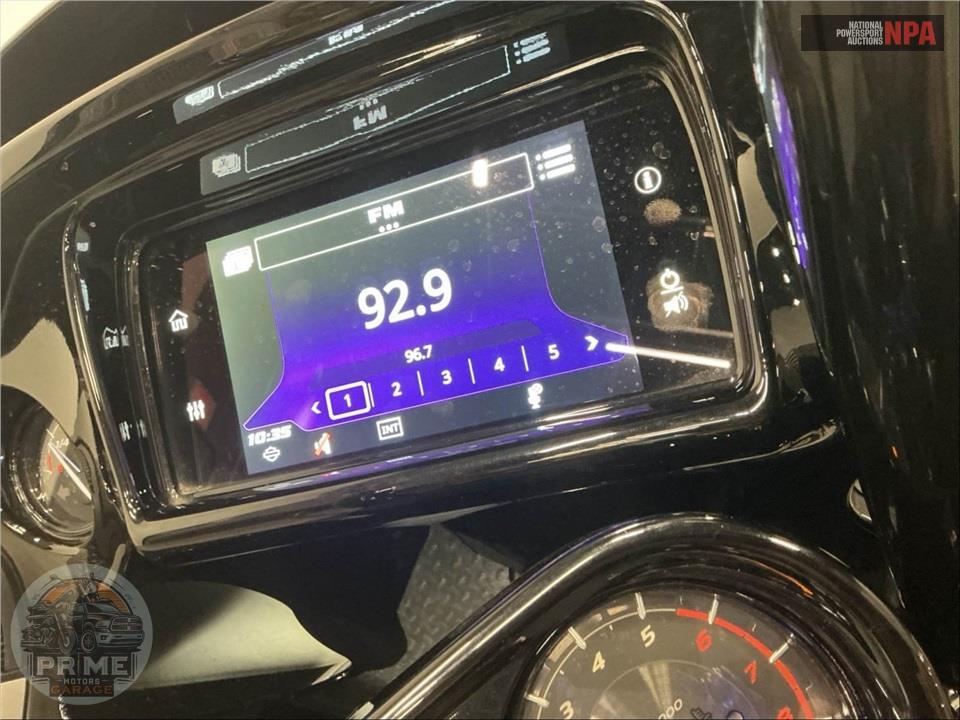 2021 Harley-Davidson FLTRXSE CVO ROAD GLIDE — фото 43