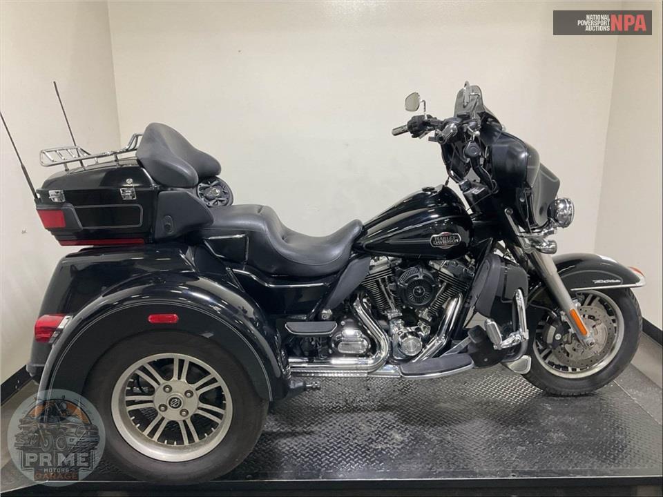 2011 Harley-Davidson FLHTCUTG TRIGLIDE UL CLSC — фото 1