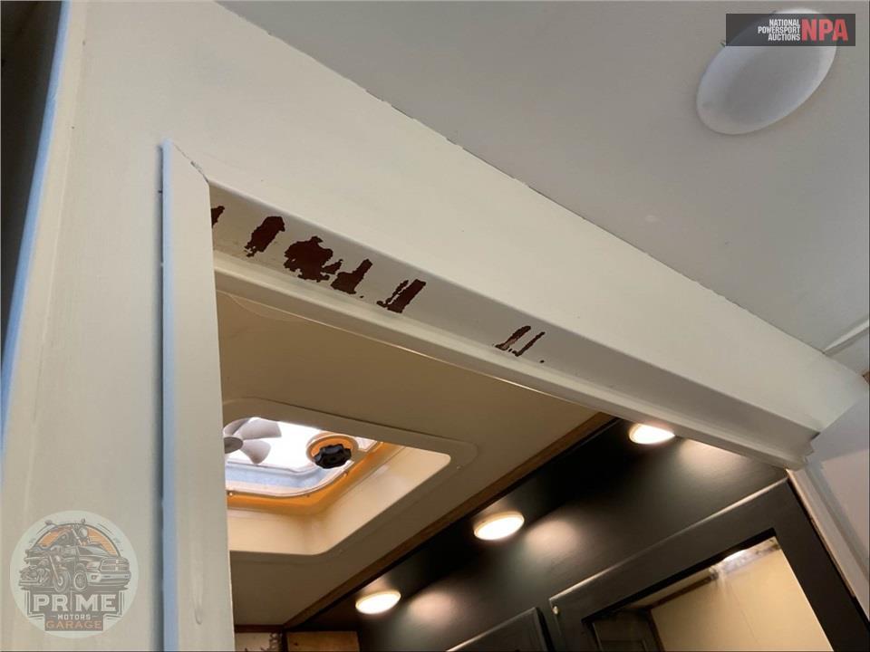 2016 Thor Motor Coach M-31L E450-V10 - CHATEAU SERIES — фото 14