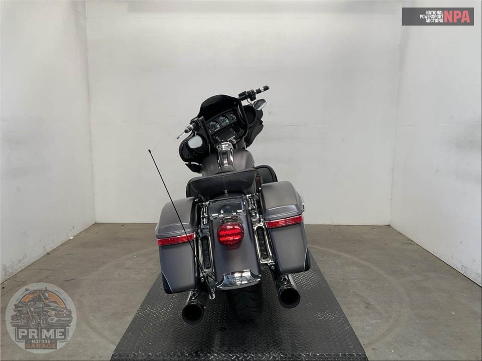 2017 Harley-Davidson FLHTKL ULTRA LIMITED LOW — фото 4