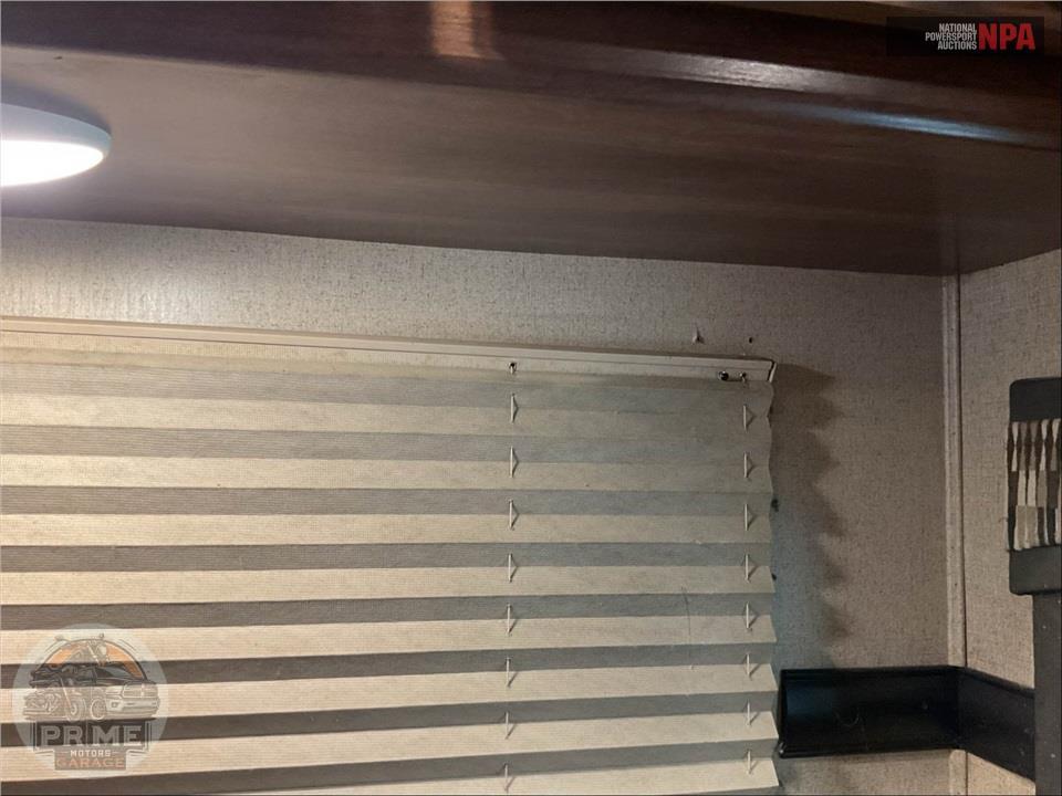 2017 Crossroads Rv M-3801 MD - VOLANTE HP FIFTH WHEEL SERIES — фото 28
