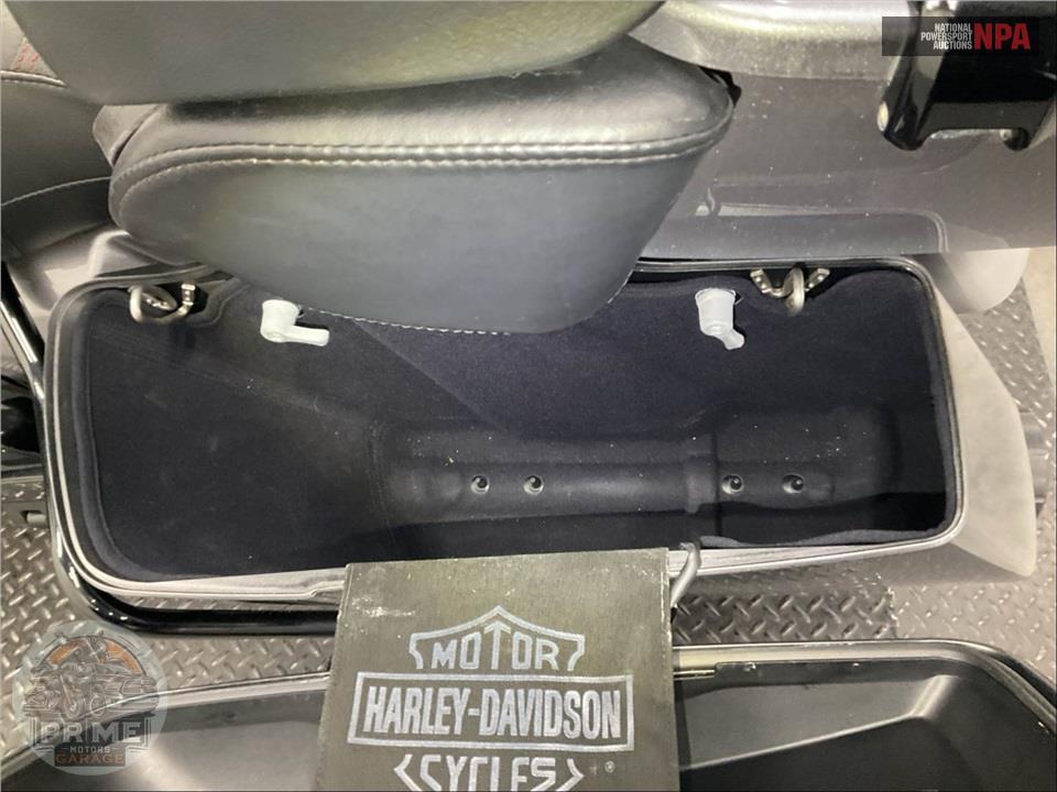 2019 Harley-Davidson FLHTKSE CVO LIMITED — фото 21