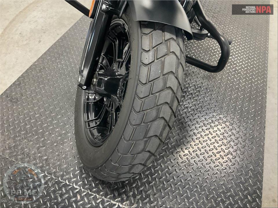 2021 Indian Motorcycle SCOUT BOBBER (ABS, BLACK SMOKE) — фото 15