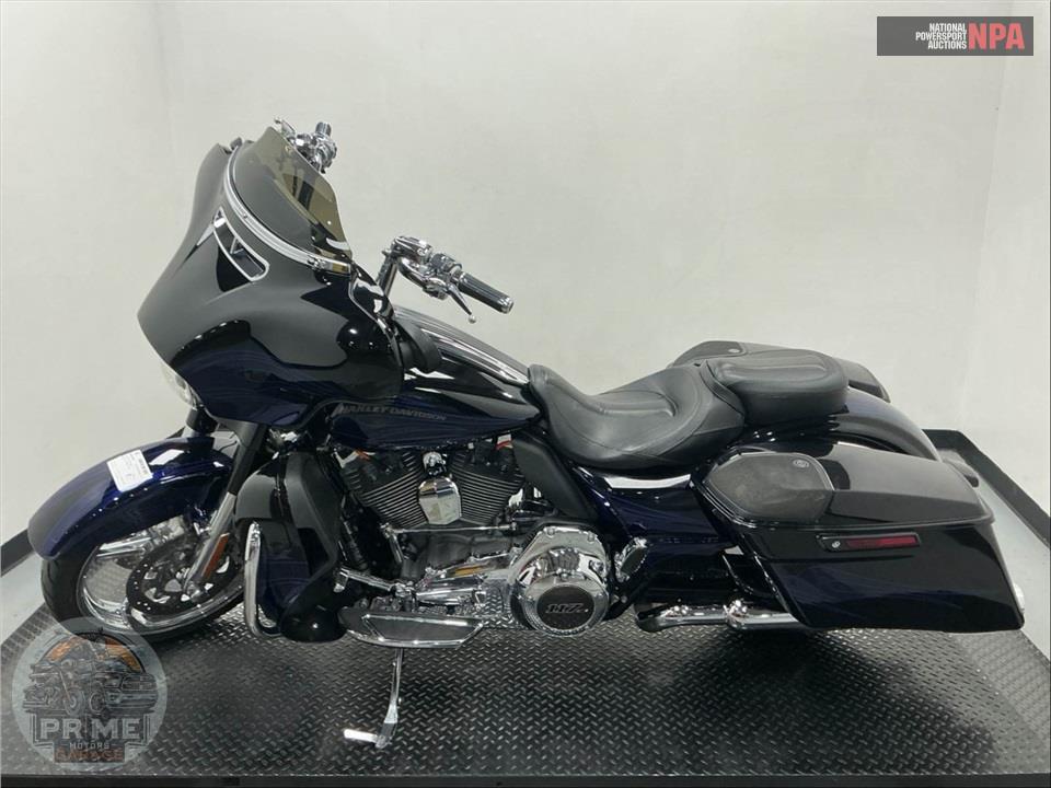 2016 Harley-Davidson FLHXSE CVO STREET GLIDE SPECIAL — фото 3