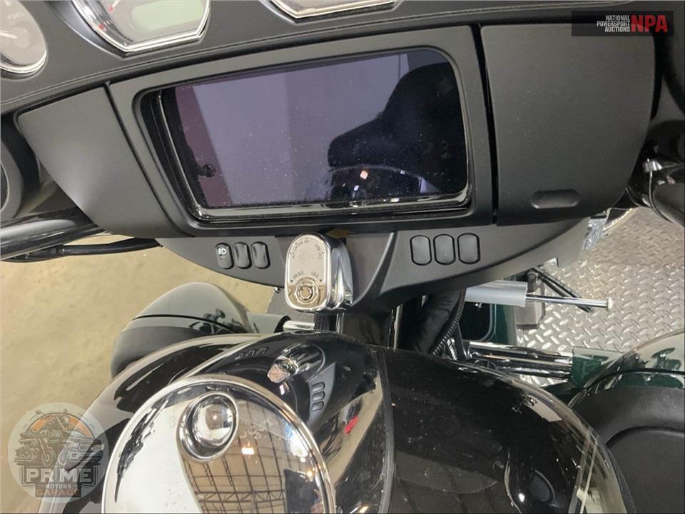 2024 Harley-Davidson FLHTCUTG TRI GLIDE ULTRA CLASSIC — фото 10