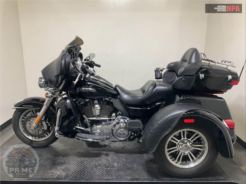 2014 Harley-Davidson FLHTCUTG TRIGLIDE ULTRA CLASSIC — фото 3