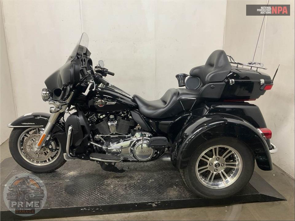 2022 Harley-Davidson FLHTCUTG TRI GLIDE ULTRA CLASSIC — фото 3