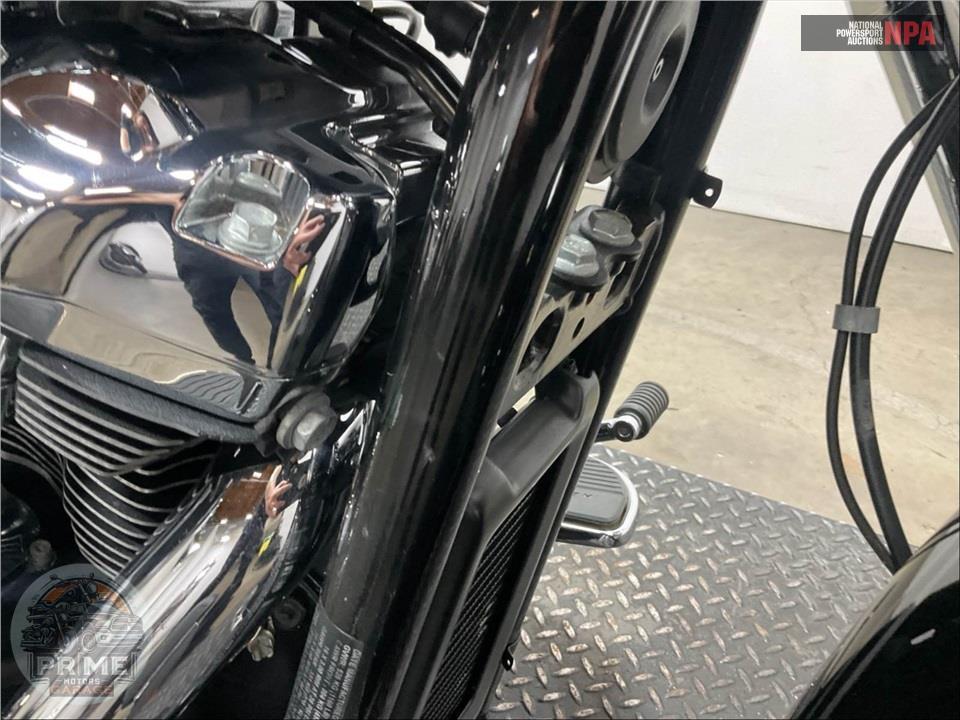 2019 Harley-Davidson FLDE DELUXE — фото 11