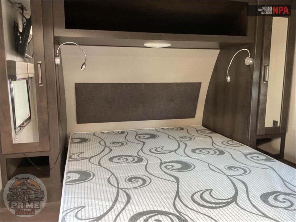 2021 Grand Design Recreational Vehicles M-221RB - TRANSCEND XPLOR SERIES — фото 11