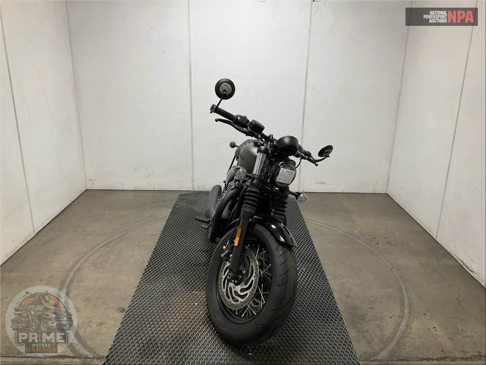 2018 Triumph BONNEVILLE BOBBER BLACK (MATTE BLACK) — фото 2