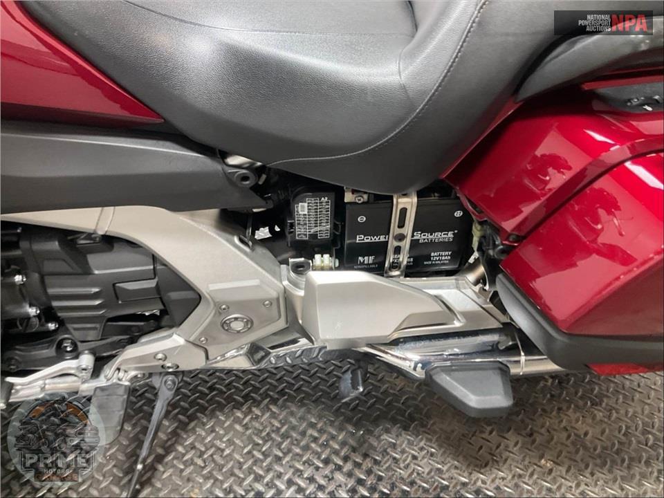 2018 Honda GL1800 GOLDWING TOUR (RED) — фото 20