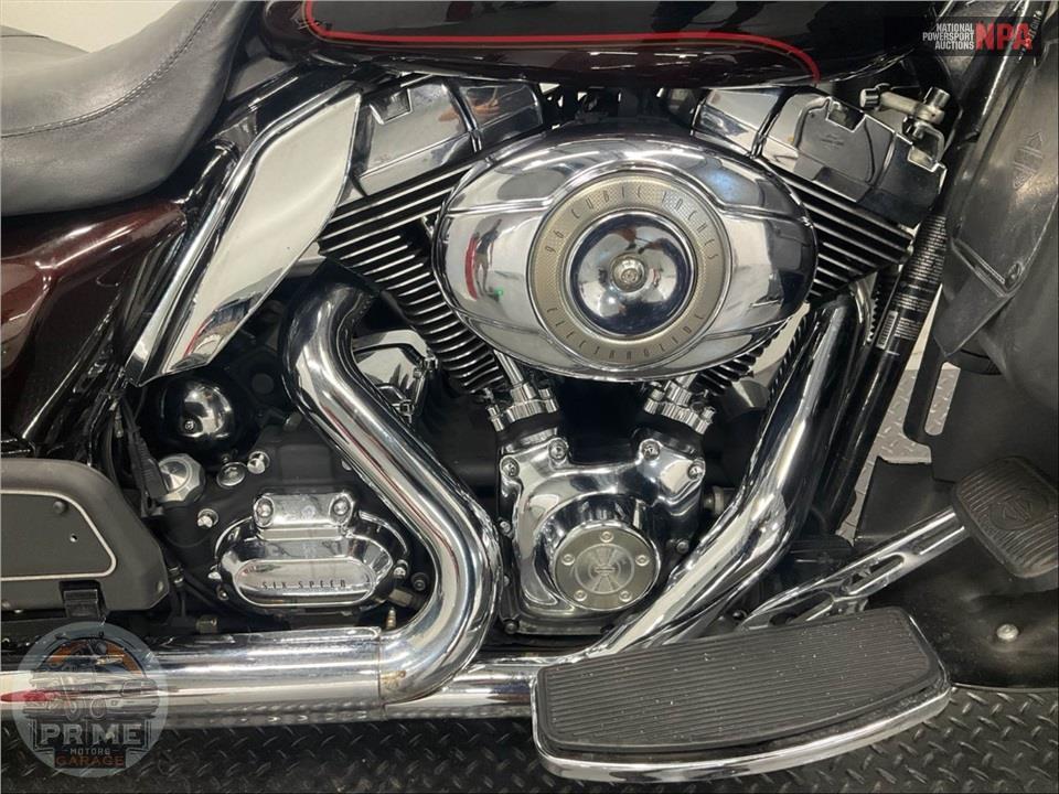 2011 Harley-Davidson FLHTCU UL CLSC EL GLIDE — фото 6