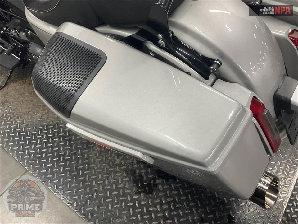 2023 Harley-Davidson FLHXSE CVO STREET GLIDE — фото 16