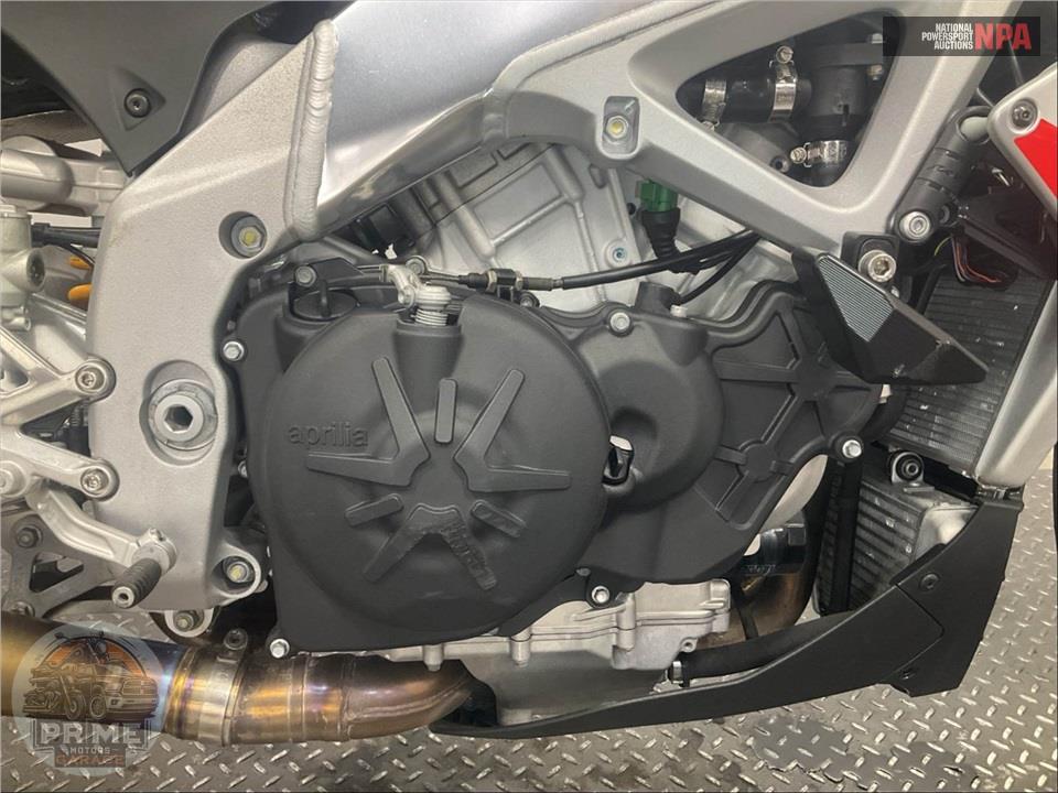 2018 Aprilia TUONO V4 1100 RR — фото 6