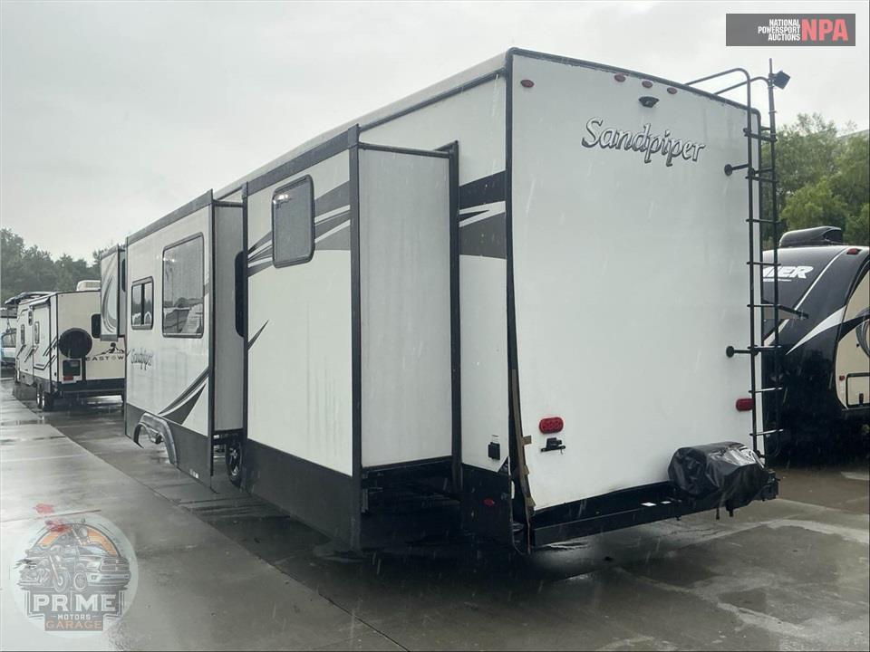 2022 Sandpiper By Forest River M-384QBOK - FIFTH WHEEL SERIES — фото 3