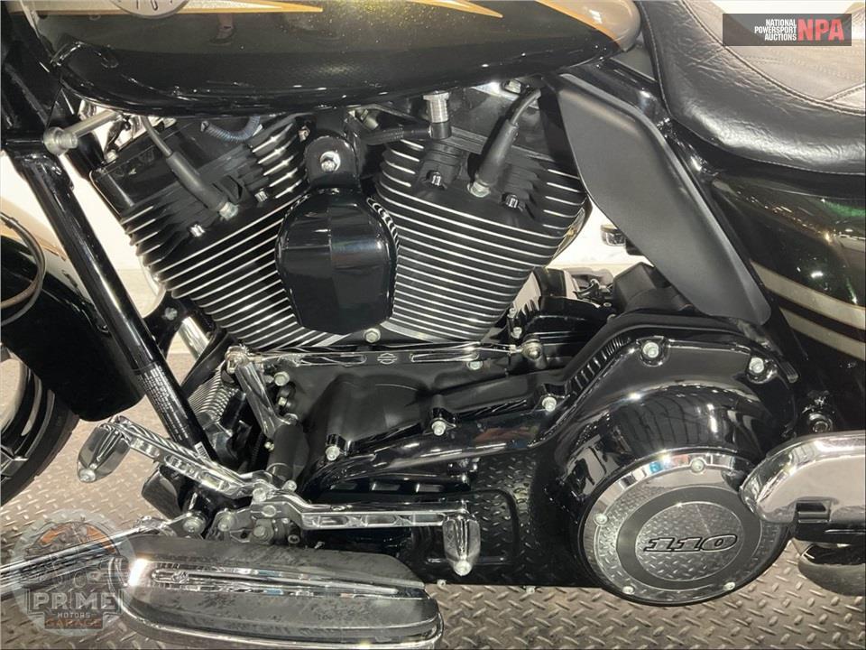 2013 Harley-Davidson FLTRXSE2 SCREAMIN EAGLE — фото 7