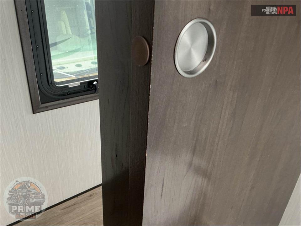 2021 Cedar Creek M-37MBH - SILVERBACK FIFTH WHEEL SERIES — фото 26