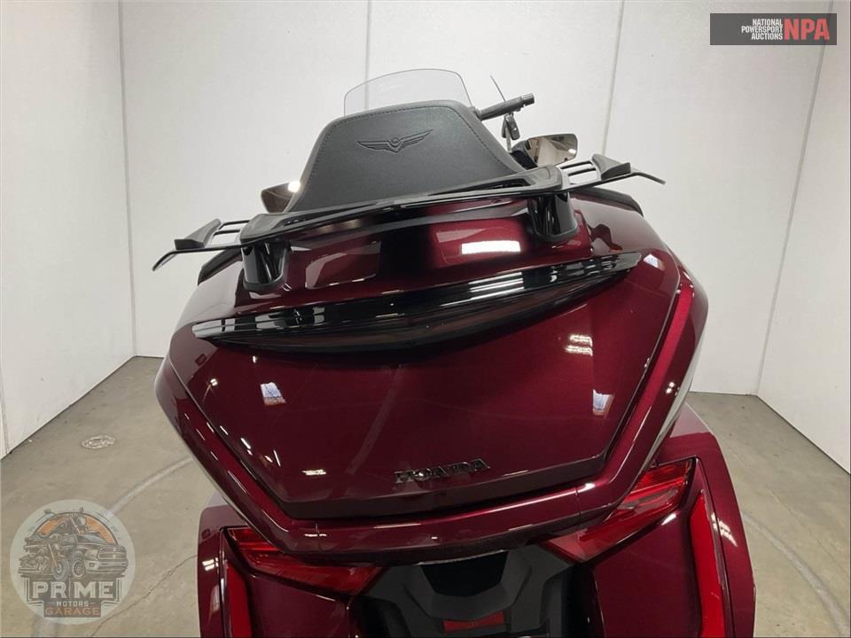 2025 Honda GOLD WING TOUR AUTOMATIC DCT 50TH ANNIVERSARY — фото 17