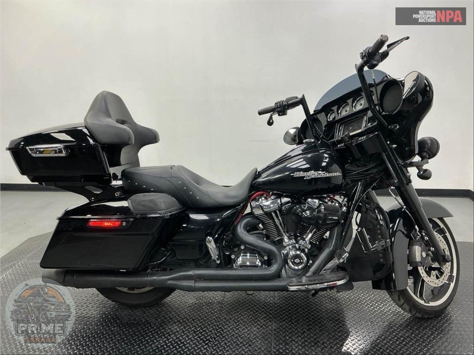 2017 Harley-Davidson FLHXS STREET GLIDE SPECIAL — фото 1