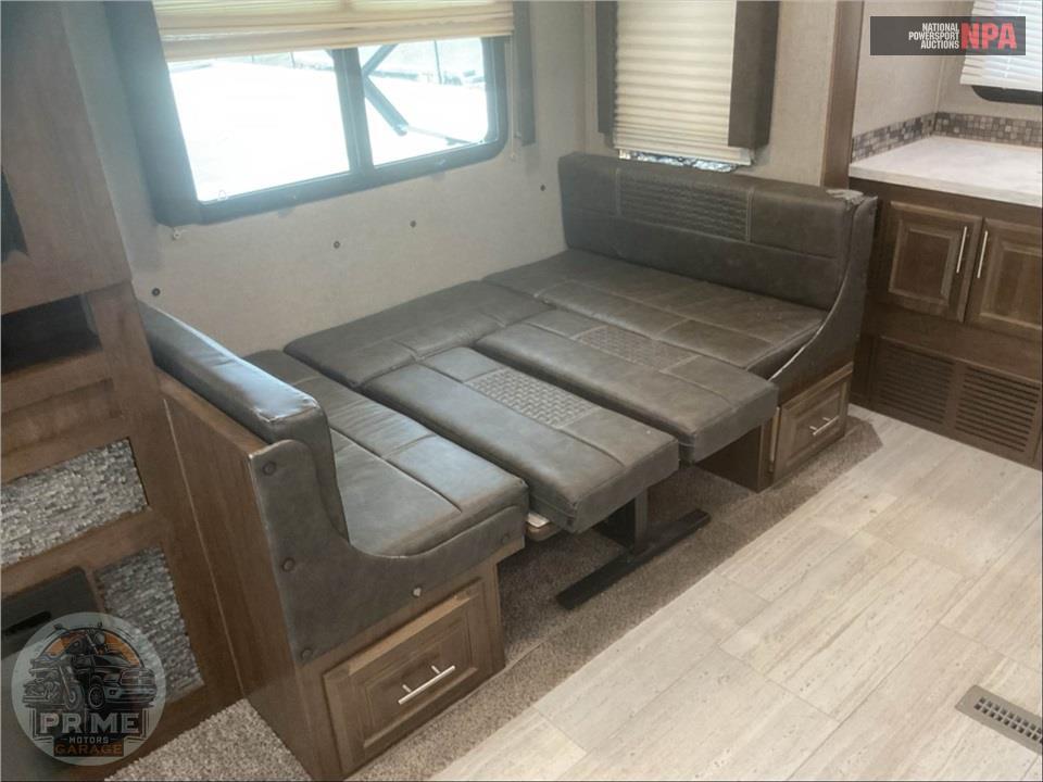 2019 Flagstaff By Forest River M-832RKBS - CLASSIC SERIES — фото 13