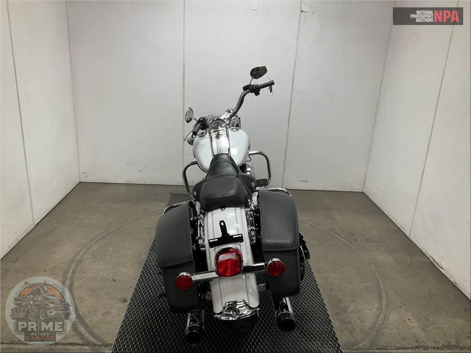 2012 Harley-Davidson FLHRC ROAD KING CLSC — фото 4