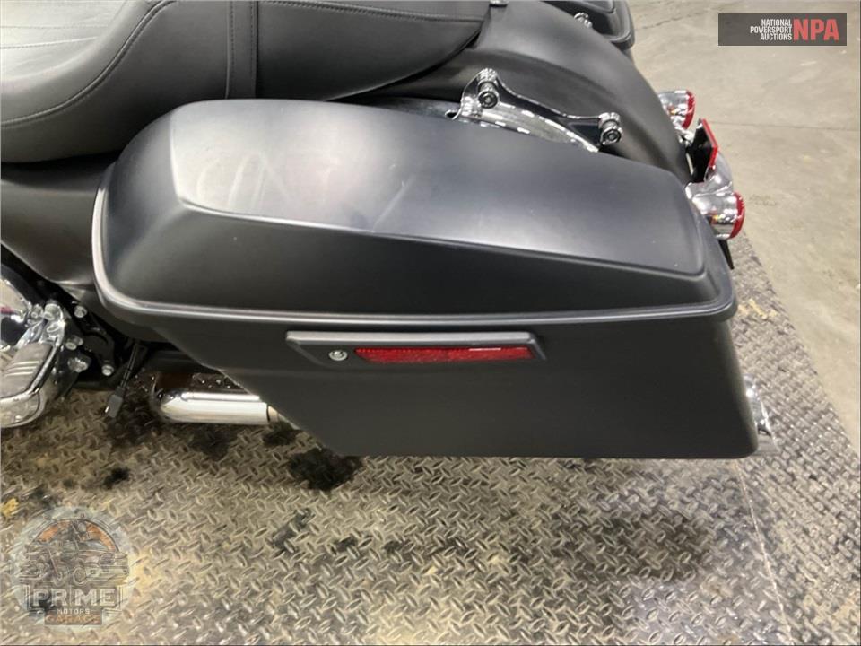 2017 Harley-Davidson FLTRXS ROAD GLIDE SPECIAL — фото 19