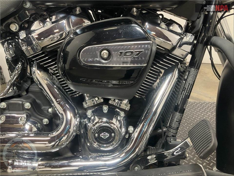 2018 Harley-Davidson FLDE DELUXE — фото 6