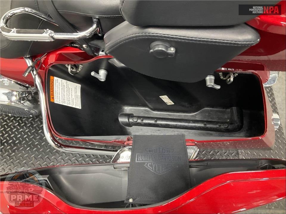 2018 Harley-Davidson FLHTKL ULTRA LIMITED LOW — фото 16