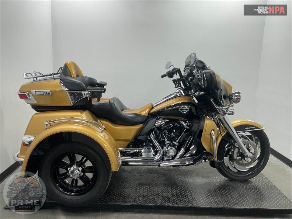 2017 Harley-Davidson FLHTCUTG TRIGLIDE ULTRA CLASSIC — фото 1