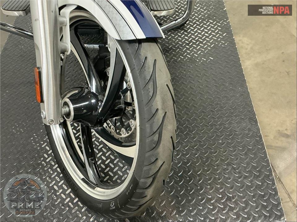 2011 Victory Motorcycles VEGAS 2-TONE — фото 14