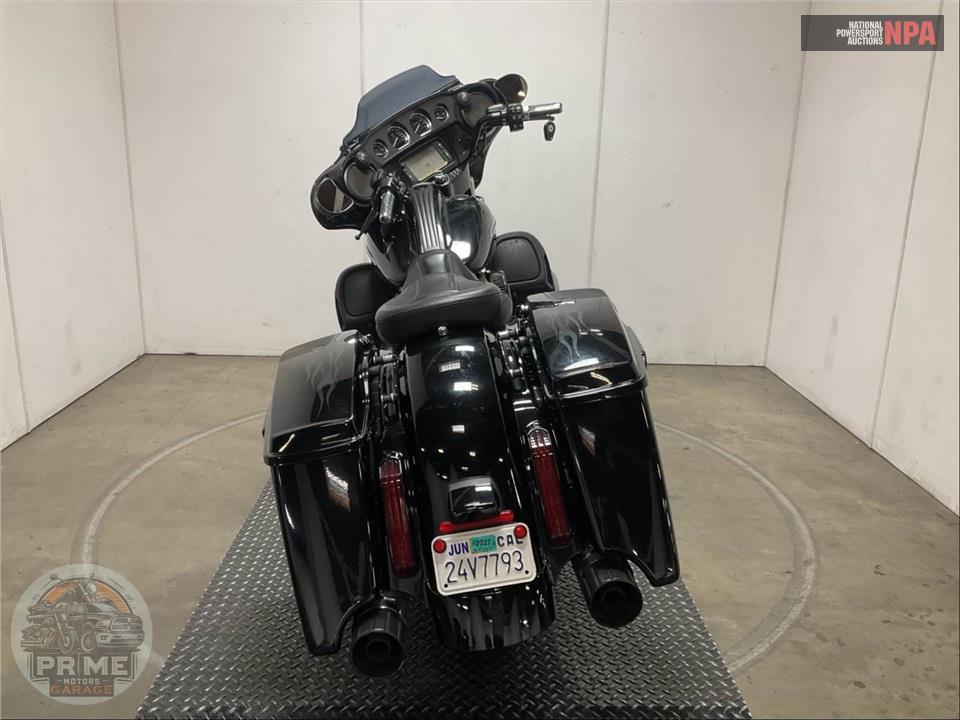 2016 Harley-Davidson FLHXSE CVO STREET GLIDE SPECIAL — фото 4
