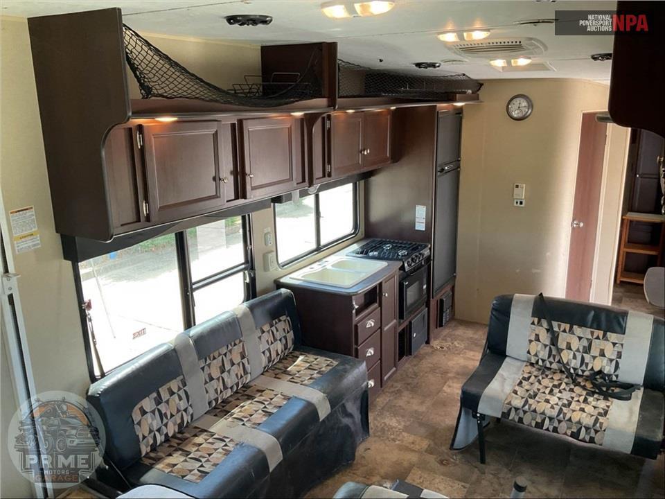 2015 Dutchmen R2600 RUBICON TOY-HAULER TRAVEL TRAILER — фото 9