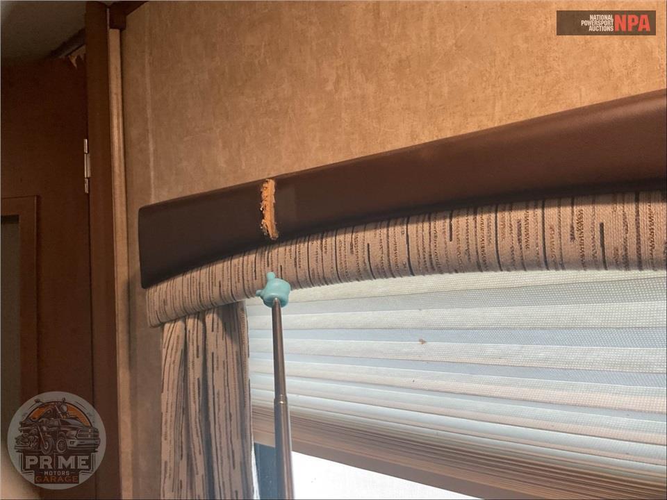 2017 Highland Ridge Rv M-348RLS - ROAMER FIFTH WHEEL SERIES — фото 24