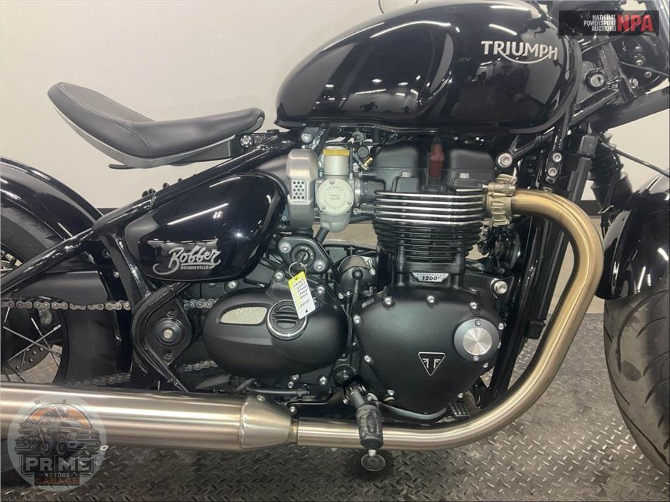 2023 Triumph BONNEVILLE BOBBER — фото 7