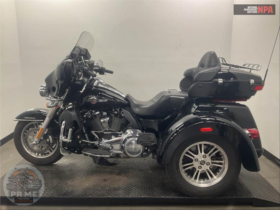 2024 Harley-Davidson FLHTCUTG TRI GLIDE ULTRA CLASSIC — фото 3